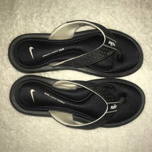 Nike comfort footbed slides